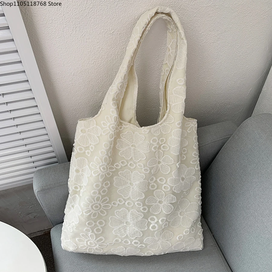 

Холщовая сумка с молочно-белым цветком и кружевной вышивкой, корейская сумка на одно плечо, студенческая пригородная сумка-тоут большой вместимости