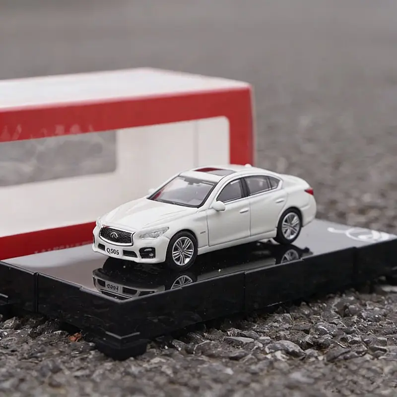 

1:64 Infinitis Q50S Coupe Alloy Luxy Car Model Diecasts Metal Miniature Scale Vehicles Car Model Simulation Collection Kids Gift