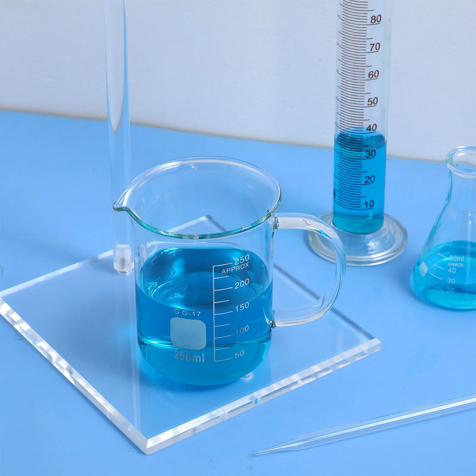 

Glass Beaker Mug 250ml Transparent Glass Handle Design Sturdy Resistant Measuring Cup Chemistry Lab Gift Beaker Mug