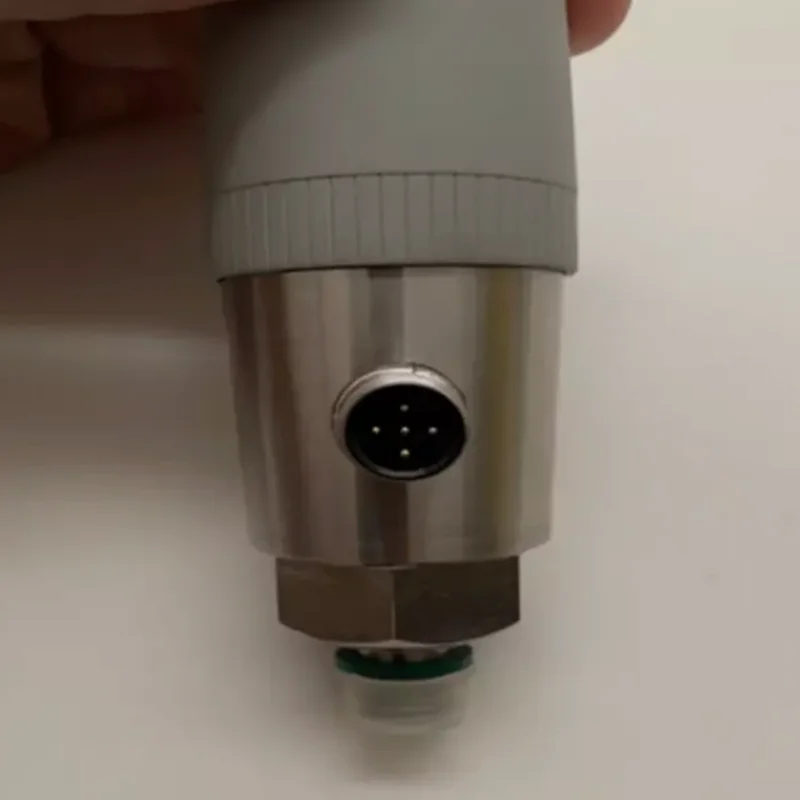 مفتاح ضغط جديد وأصلي 100% 0711-257.4 شحن سريع عبر FedEx أو DHL Express!