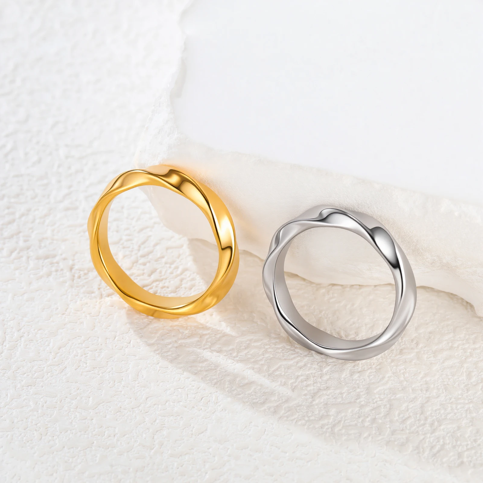 Kkjoy Möbius-Ring aus Edelstahl, goldfarben, silberfarben, gedrehtes Band, minimalistisch, für Paare, trendiger Schmuck, Geschenke, verschiedene Größen für Männer und Frauen – Detail 6