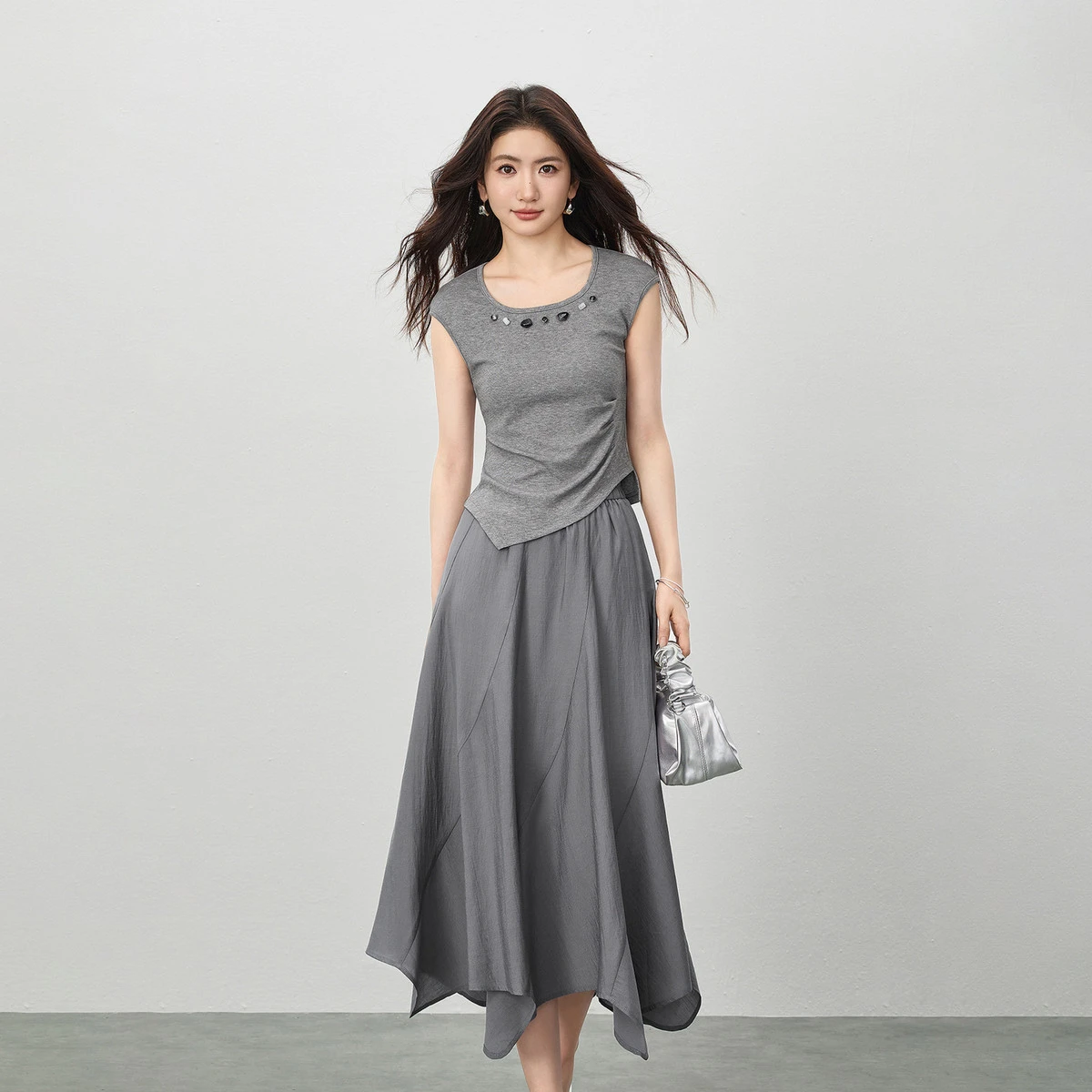 

SENTUBILA Women's 2 Piece Set Gray U-neck Beaded Pin-tuck Sleeveless T-shirt A-line Skirt 2026 Summer Casual Simple W62ZC6835