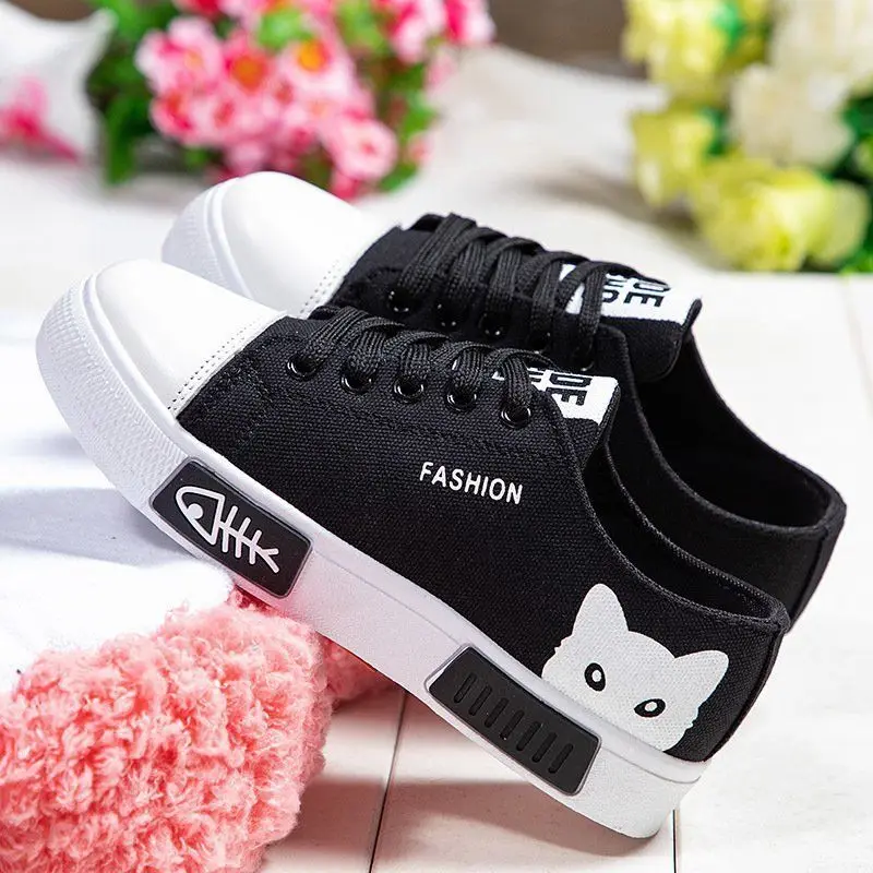 new Women Spring and autumn Cartoon Cat Women Casual Shoes Comfortable Flat Vulcanize Shoes Women Sneakers White Shoes fashion