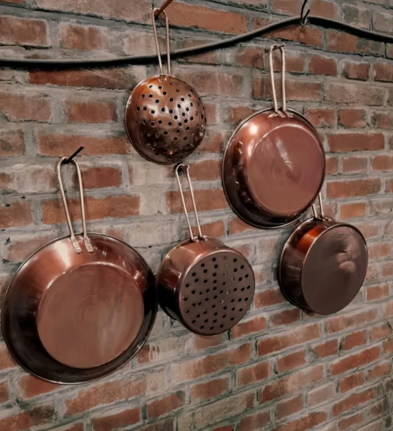 Wall-mounted purple pendant, baked copper pot pendant, restaurant colander pan, steak pot.