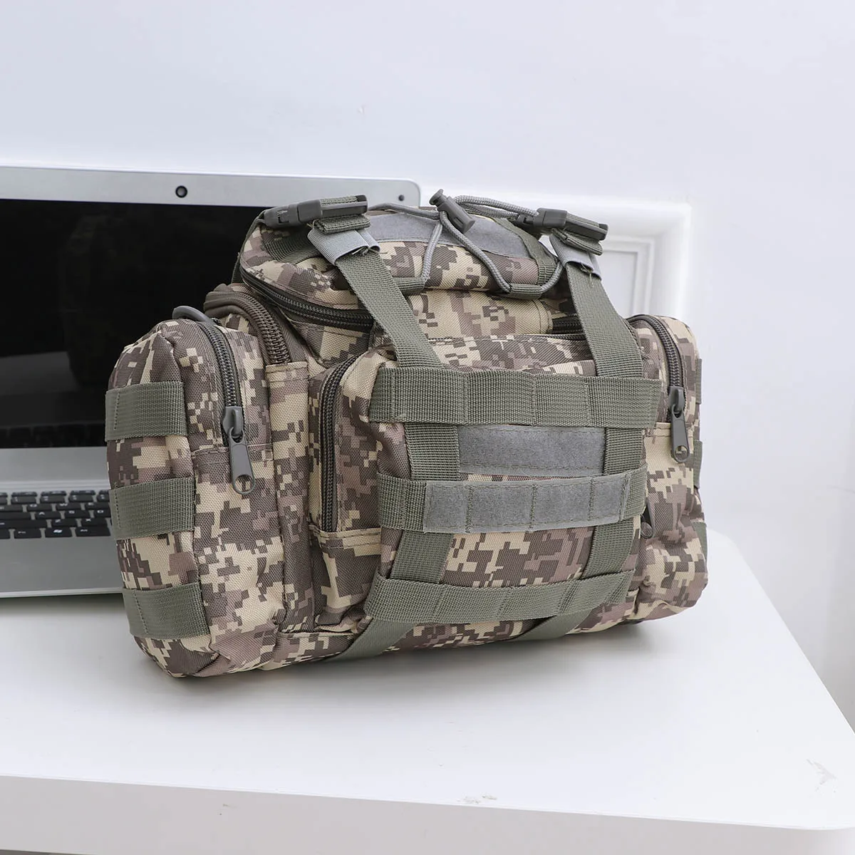 

1Pcs Large Capacity Fishing Gear Bag Camouflage Multi-Function Outdoor Fishing Tackle Bag Multi-Purpose Water-Resistant