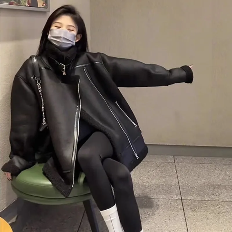 

YYAHAHAS 2025 новый меховой интегрированный мотоциклетный костюм, женская зимняя высококачественная черная короткая куртка из овечьего волоса, женская одежда