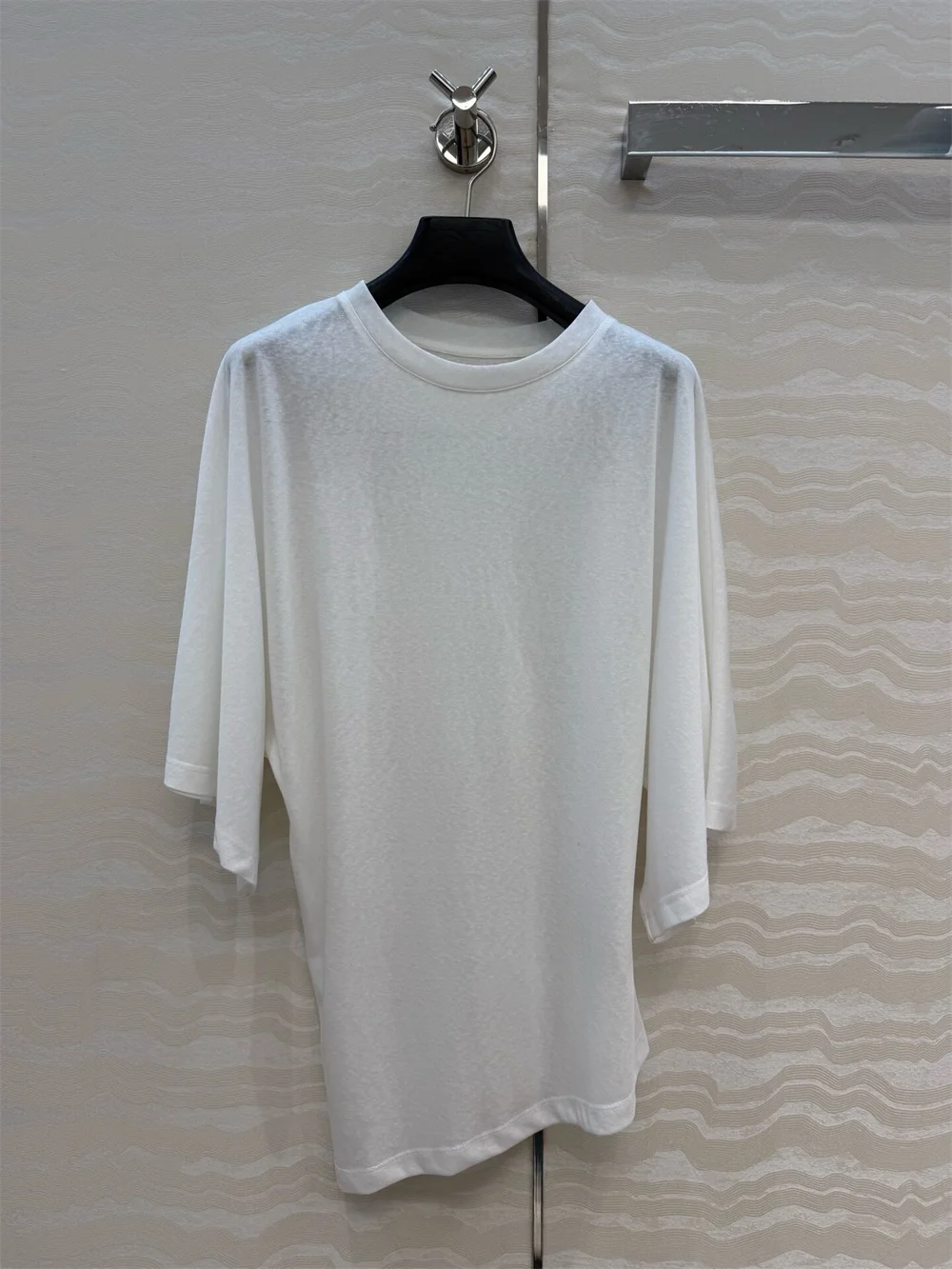 Women Minimalist Fashion Cassual Diagonal Hem Short-Sleeved Dropped Shoulders and Waist T-Shirts