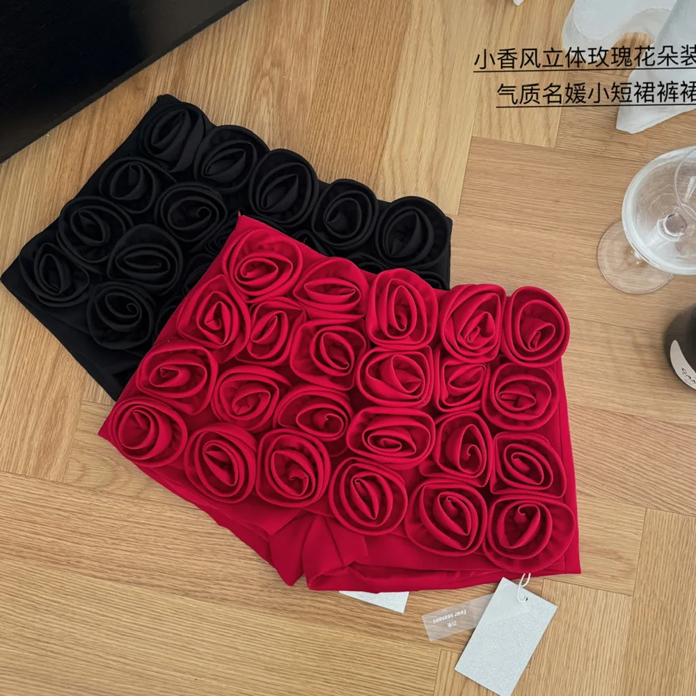 กระโปรงขาสั้นสไตล์ใหม่สำหรับฤดูใบไม้ร่วง ตกแต่งด้วยดอกกุหลาบสามมิติ ดีไซน์หรูหราสง่างาม เหมาะสำหรับผู้หญิงที่ต้องการความสง่างามและมีสไตล์