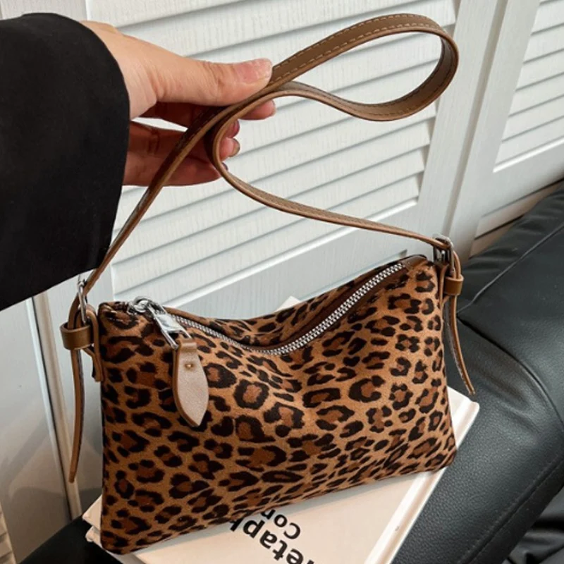 

Fashion Women's Bag 2025 New Retro Leopard Print Suede Handbag Shoulder Bag Personalized Armpit Bag