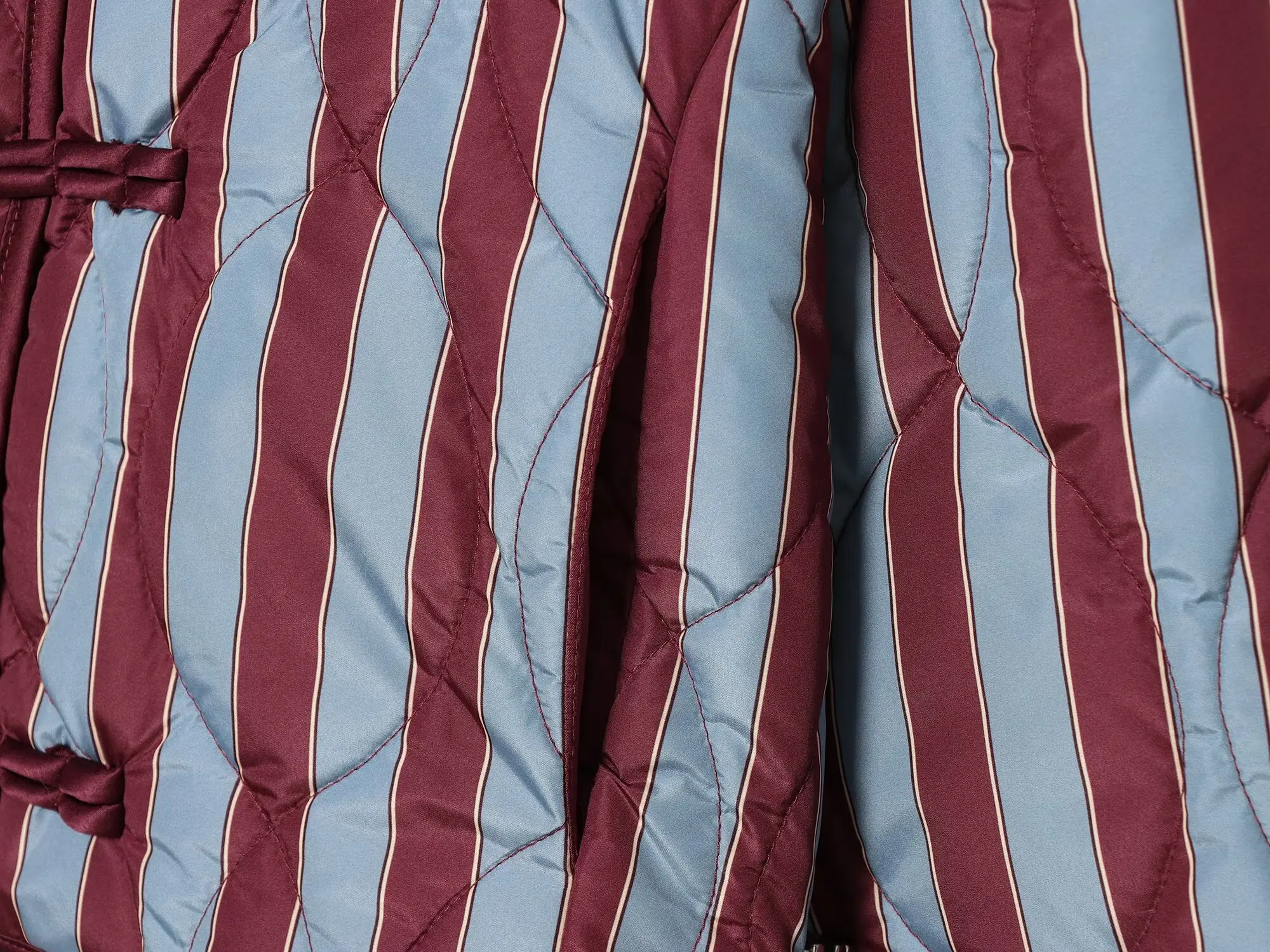 BSAY Herbst 2026 Damenmode Vielseitige Gestreifte Gesteppte Jacke mit Langen Ärmeln, Froschknöpfen und Stehkragen, Locker Geschnitten, Herbst-Oberbekleidung – Detail 11