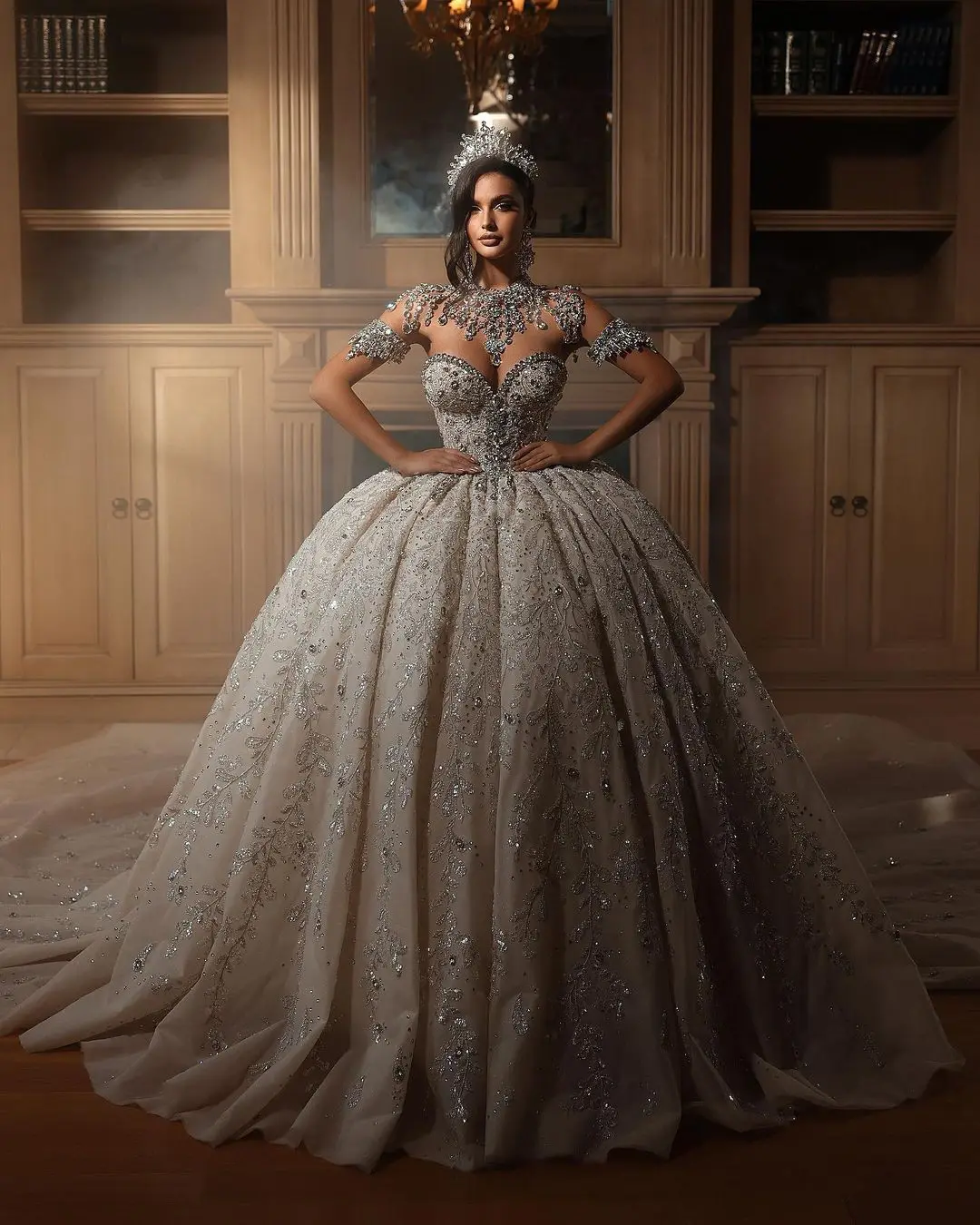 فساتين زفاف رائعة على شكل كرة مثيرة على شكل قلب كريستال مطرز بالخرز من الدانتيل فساتين زفاف مصنوعة حسب الطلب سويب تراين فيستدوس #3