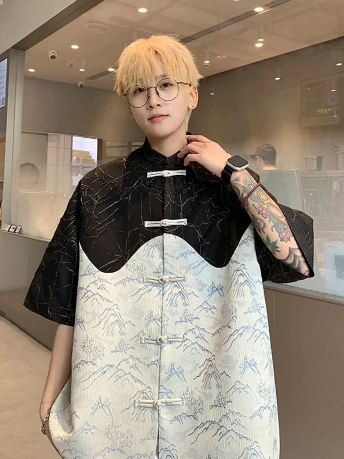 

Новая мужская рубашка в китайском стиле с коротким рукавом, свободного кроя, повседневная, летняя, модная, брендовая, в стиле пэчворк, с цветовыми блоками, в стиле Тан.