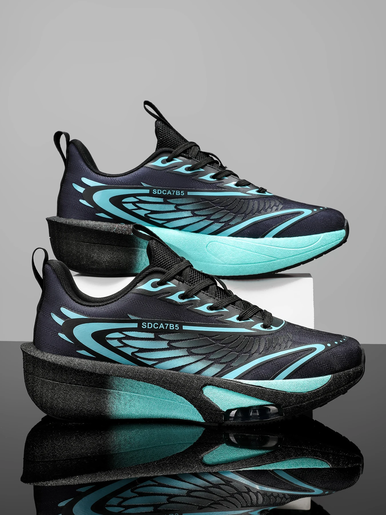 Lightweight Breathable Carbon Plate Sole Fly-Woven Mesh Running Shoes for Men, Breathable Non-Slip Jogging Shoes, Soft-Soled Fitness Shoes, Wear-Resistant, Comfortable, Lightweight Sports Shoes