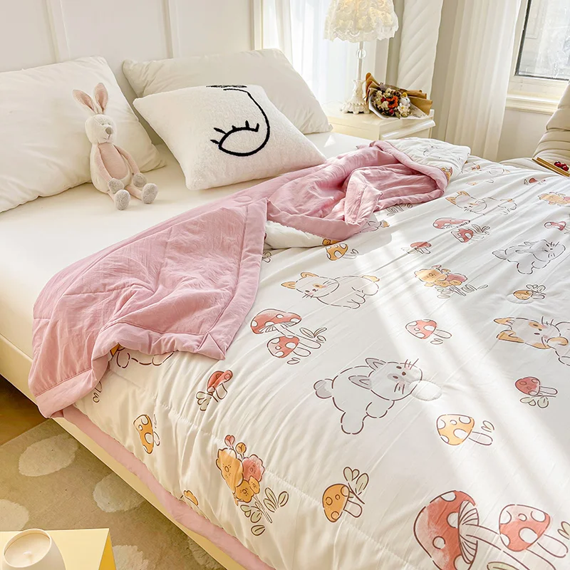 A Class Washed Cotton Soybean Summer Quilt Cat Print Blanket Thin Quilt Queen Soya Fibre Fill Comforter Cotton Bedding Cooling