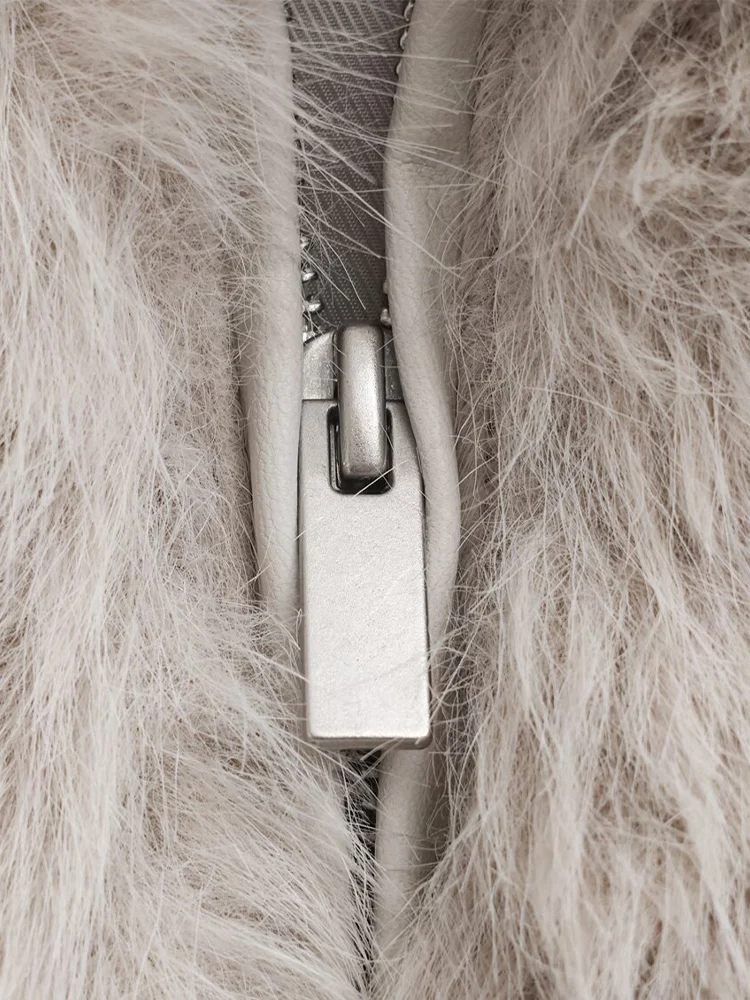 النمط الأوروبي والأمريكي 2025 الخريف والشتاء الوافدين الجدد الملابس النسائية تأثير الفراء فو سترة بسحاب بأكمام طويلة