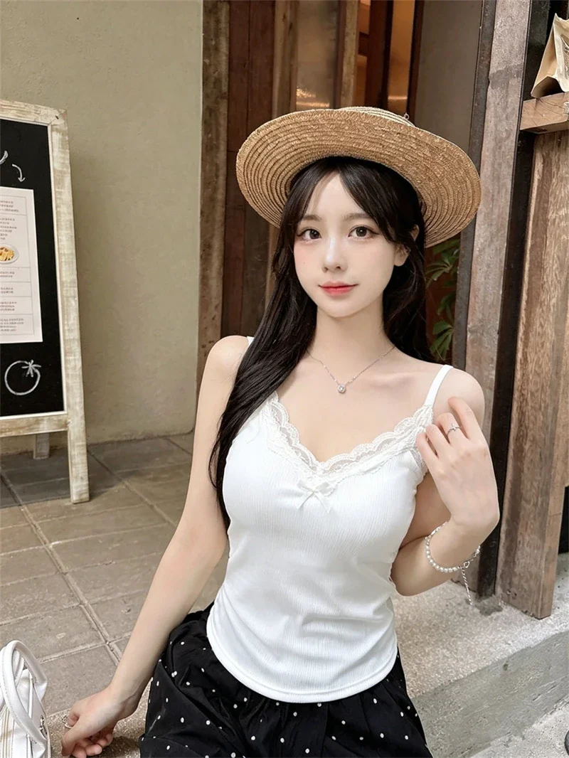 Spaghetti-Träger-Camisole 2026 Sommer Spitze Geripptes Damen-Tanktop mit integrierten BH-Pads, schmal geschnittenes Crop-Top für Innen- und Außenbekleidung – Detail 27