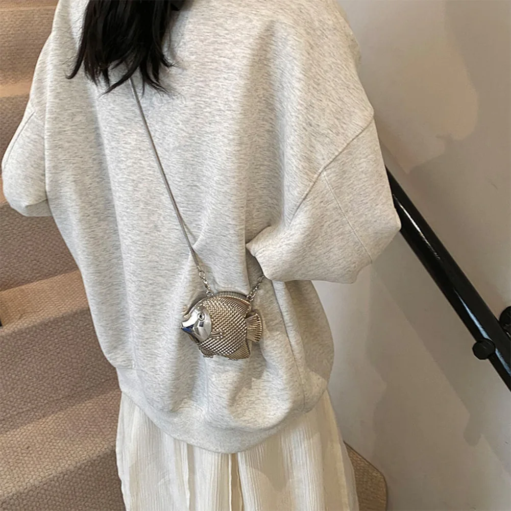 

Женская сумка через плечо с золотой рыбкой в форме маленькой рыбки, модная сумка через плечо, маленькая сумка через плечо, сумка для губной помады для рабочего свидания