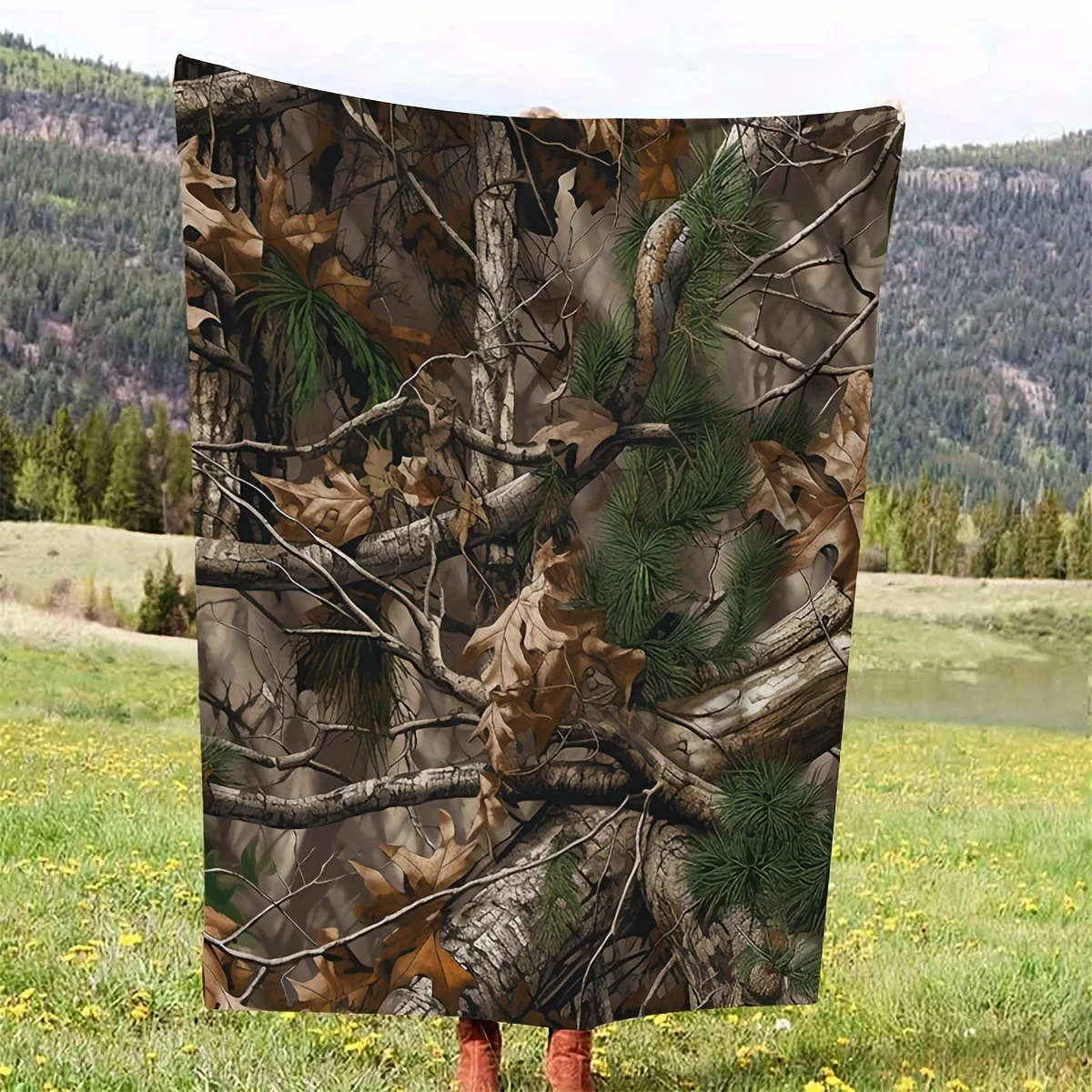 

Lodge Style Flannel Throw Blanket Soft Knitted All-Season Polyester Cover with Hunting Enthusiast Natural Camouflage Pattern