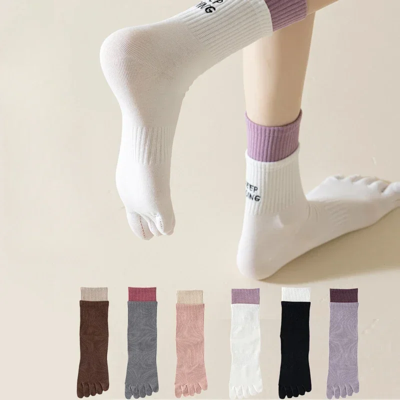 กีฬาโยคะห้านิ้วถุงเท้าผู้หญิงกลางหลอดถุงเท้าผ้าฝ้ายดูดซับเหงื่อและระงับกลิ่นกายตาข่ายBreathable Non-Slip Split-Toeถุงเท้า