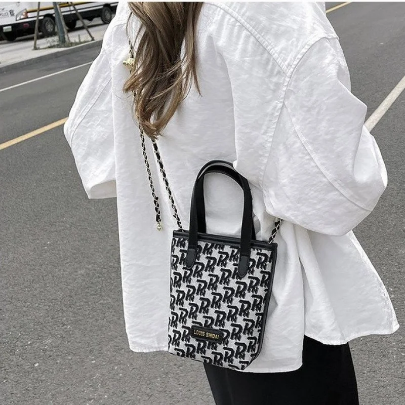 

Luxury Women's Tote Bag Crafted From Fine Leather Featuring Casual Vintage And Famous Long-Lasting Look ​