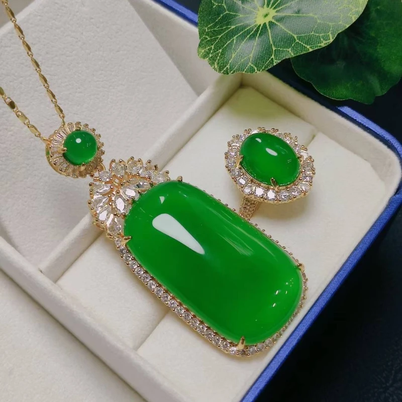 

Fashionable and Exquisite Ethnic Style Green Three-piece Set