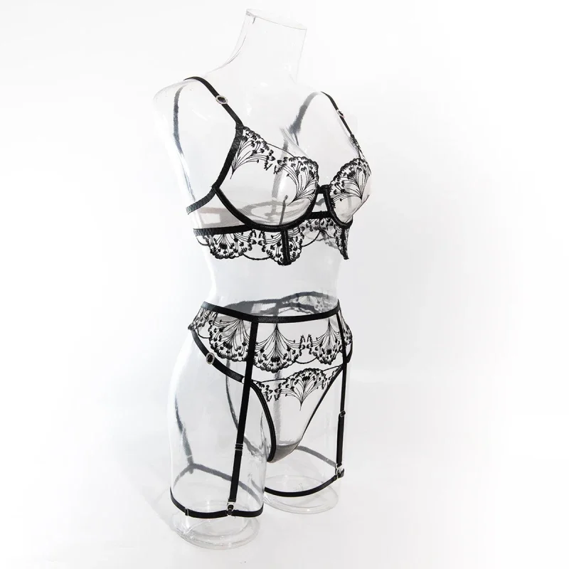 Bikini Embroidered Lace Bra and Thong Set Women's Three-Point Lingerie Four-Piece Set