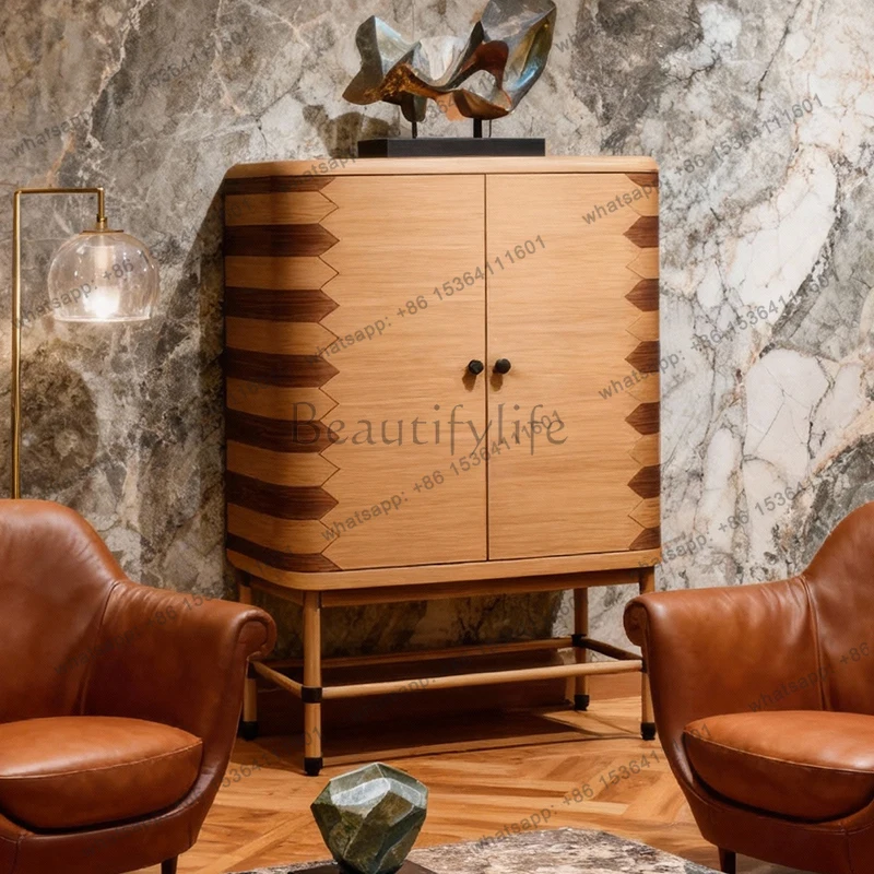 

Итальянский светлый роскошный винный шкаф из цельного дерева, роскошный ресторан на антикварной вилле, хранилище для красного вина, настенный боковой шкаф