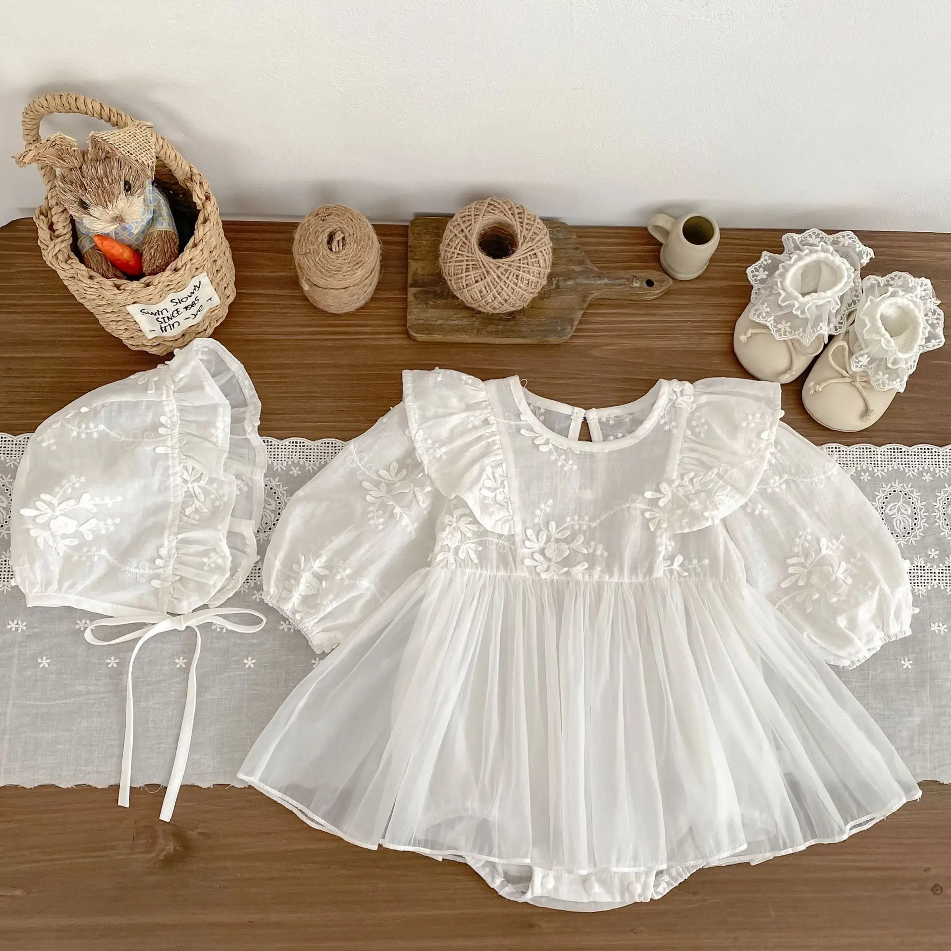 0-24M Baby Mädchen Prinzessinnen-Strampler Neugeborenen Frühling Sommer Baumwollkleidung Langarm Blumenstickerei Bodysuit Outfit