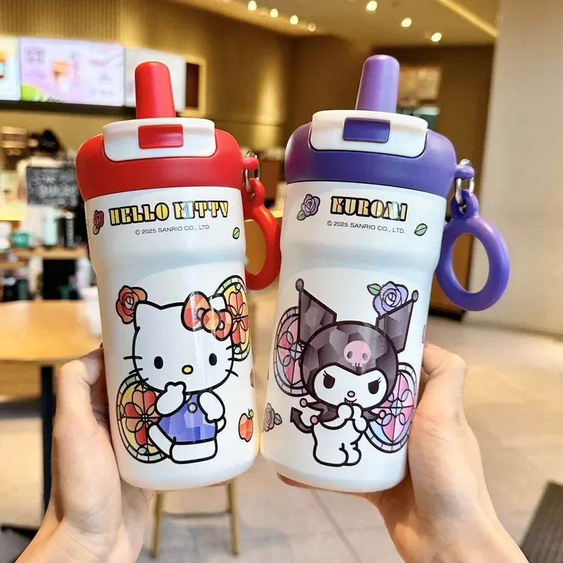 Botella de agua aislada Kawaii Kuromi de 680mL para niños, termo de dibujos animados de gran capacidad con pajita refrescante, estudiantes de escuela primaria y niñas