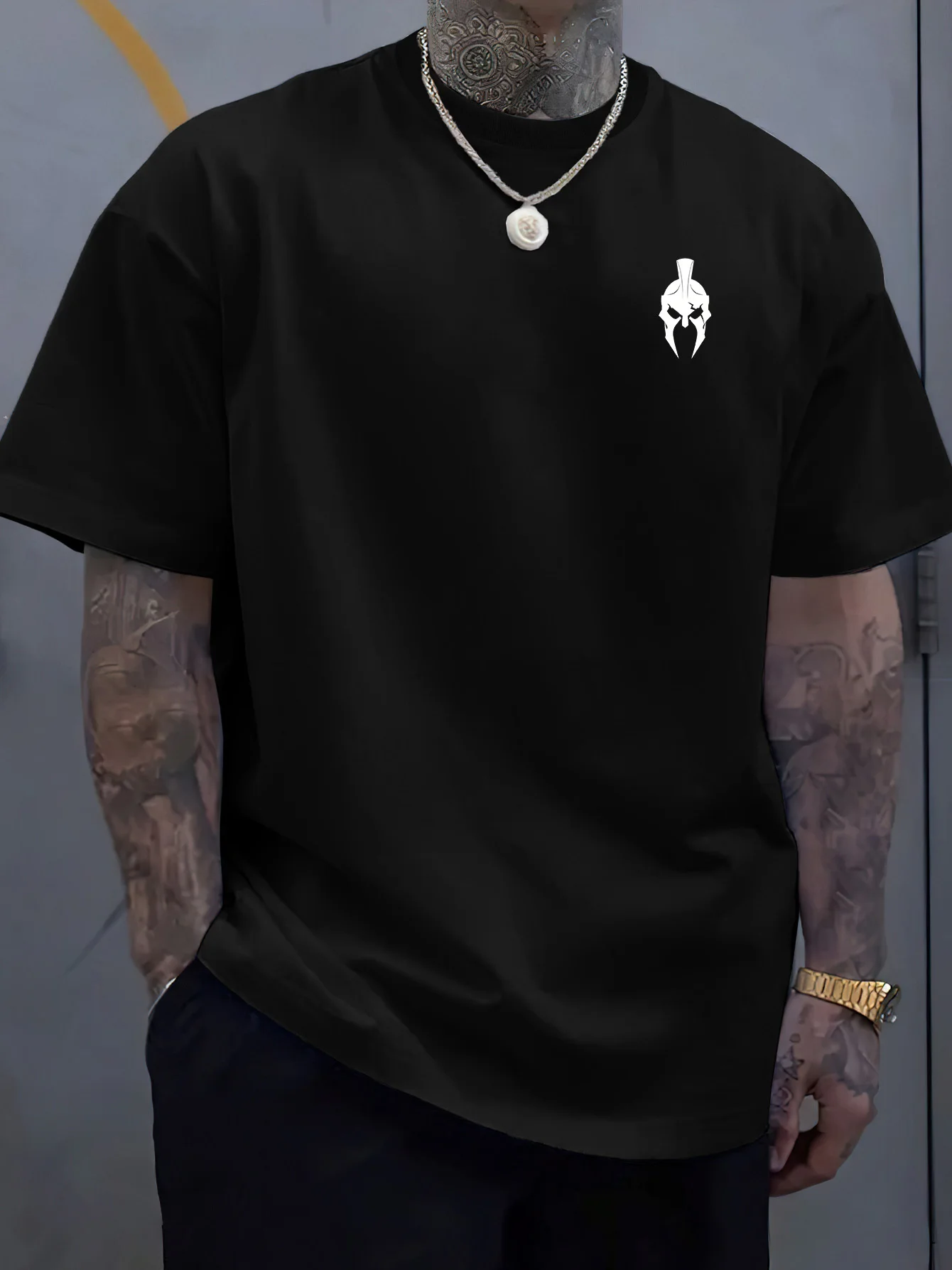 Herren Streetstyle T-Shirt mit Muster, Sommerliches Casual Kurzarm-Rundhals-Oberteil mit Brustdesign, Regular Fit