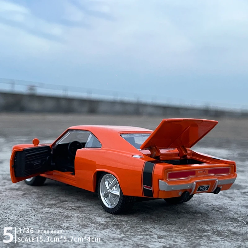 1:32 Dodge Charger R/T 1970 Alloy Muscle Car Model Sound and Light Pull Back Children's Toy Collectibles Birthday gift Price: