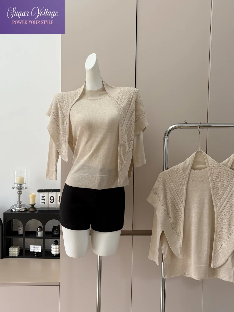 

Элегантный вязаный комплект из двух предметов для женщин, осень 2025 г., блестящий пуловер с короткими рукавами и полой короткой шалью, минималистичный шикарный повседневный наряд