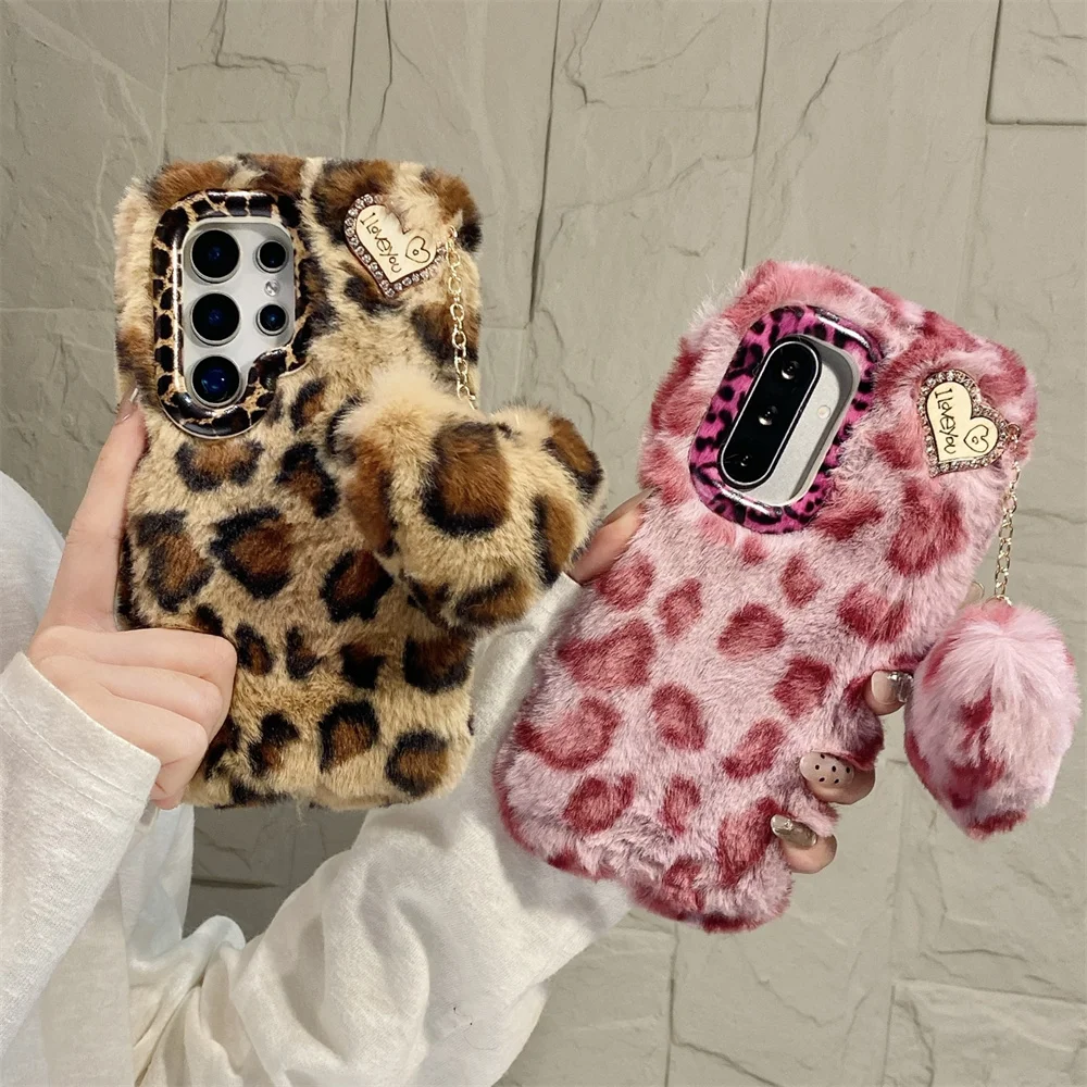 

Y2K Luxury Soft Plush Leopard Printed Phone Case for S26 Ultra Heart Pom Pom Pendant Cover for SamSung Galaxy S25 S24 A55 A56