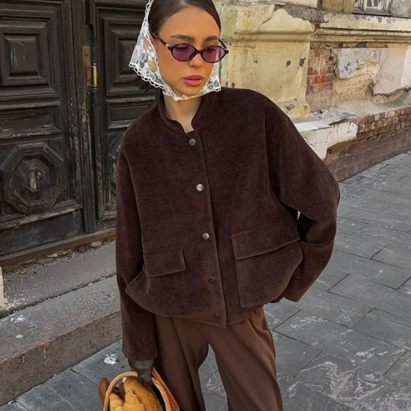 

TARUXY Casual Corduroy Short Jackets Women Fashion Lapel Pocket Single Breasted Loose Jackets Autumn Daily Commuting Street coat