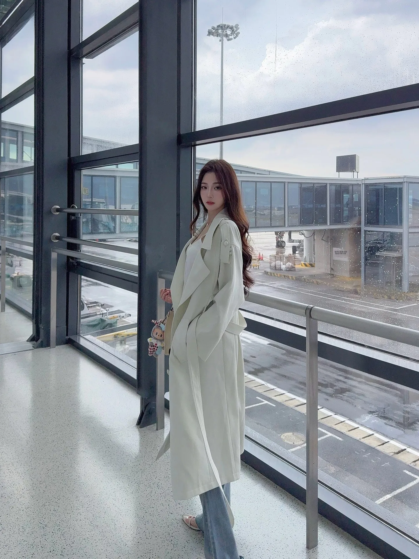 

XiaoLi Mis ey French Sle Long White Coat Women's Small Size Autumn Coat Ele Simple Loose Fit Polyester Fiber