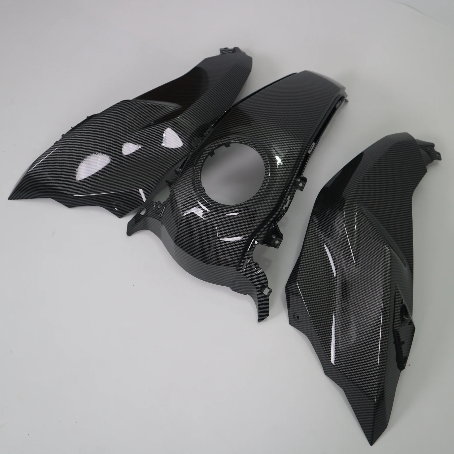 For BMW F900 XR F900XR 2020-2024 Motorcycle Accessories Fuel Tank Cap High-Quality ABS Carbon Fiber ABS Carbon Fiber