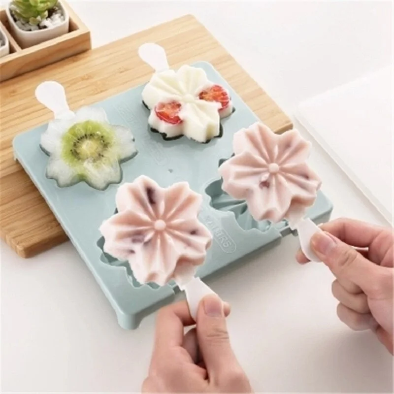 

4-Hole Ice Cream Molds Cute Ice Tray Solid Color Silicone Ice Cube Bear Paw Strawberry Sakura Freezer Popsicle Mold