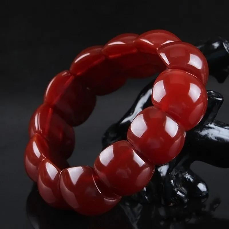 Brazil's Natural Red Agate Semi-circular Bracelet for Men and Women Is Simple and Versatile