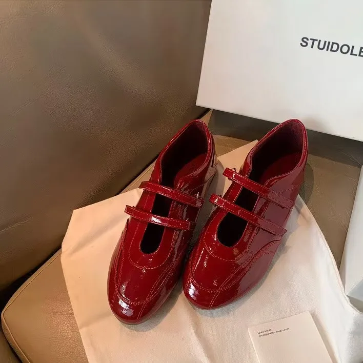 

Soft Sole Flat Shoes Spring New Round Head Shallow Mouth Leather Cover Feet Waterproof and Comfortable Slipper Shoes