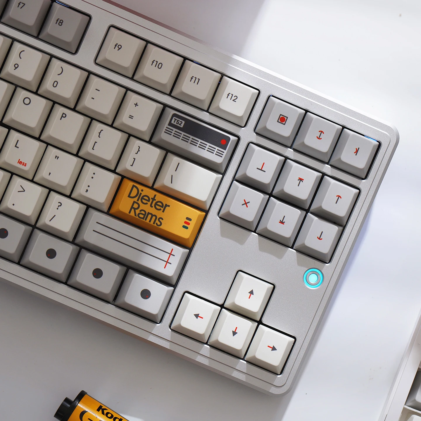 FBB keycap Braun Minimalist T52 Gray Sublimation PBT is compatible with 40 customized light gray fine characters