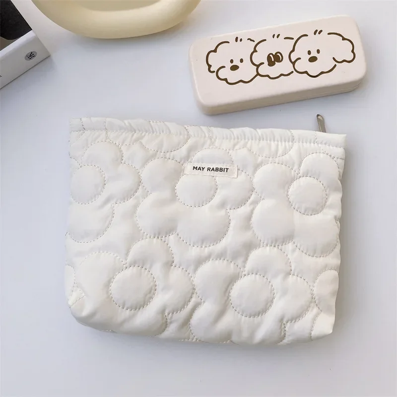 Simple Portable Women\'s Makeup Case Purse Handbags Sweet Quilted Flower Ladies Travel Storage Bag Cute Female Cosmetic Bags