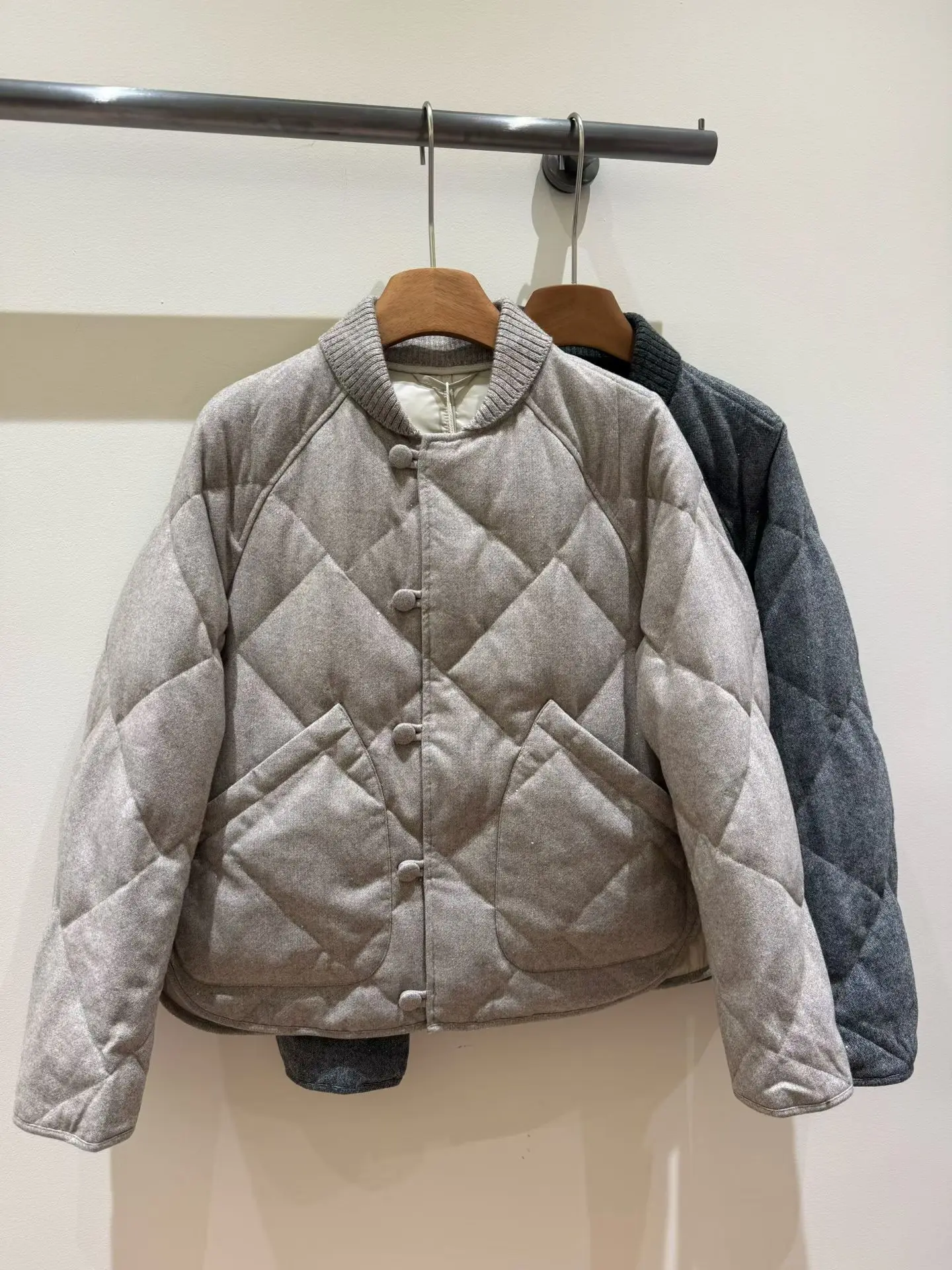 New High-Quality Autumn/Winter Fashionable Casual Goose Down Jacket With Sequins (Women'S Sizes S-Xl)