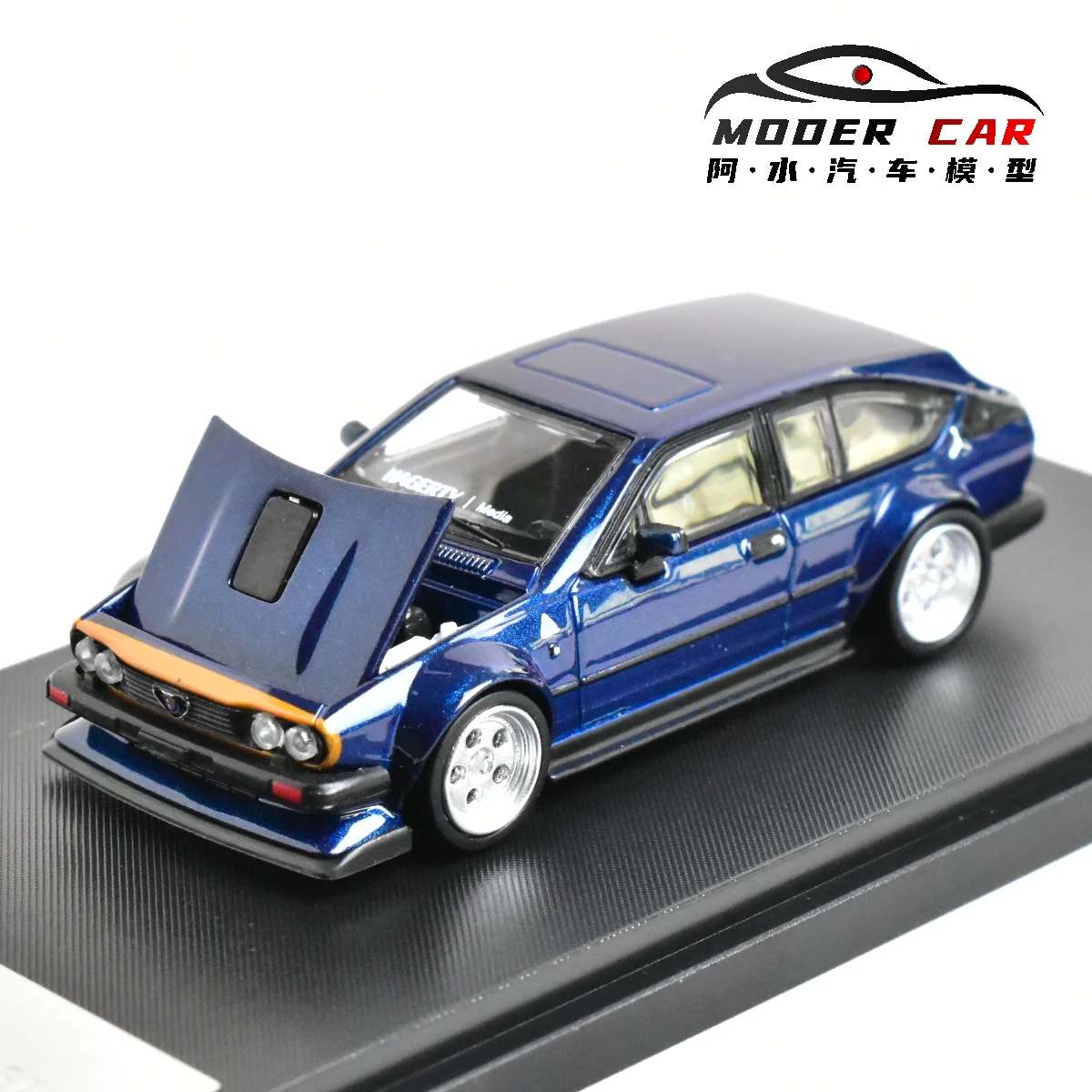 TPC 1:64 GTV6 Coche modelo fundido a presión de cuerpo ancho