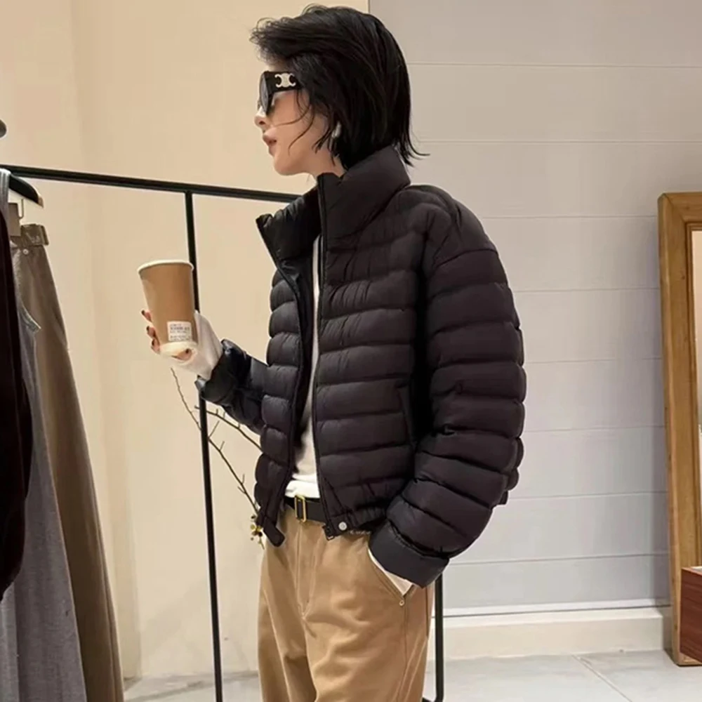 Piumino d'anatra bianco da donna corto invernale nuovo piumino con colletto rialzato a contrasto giacca corta spessa in piuma d'anatra bianca 90