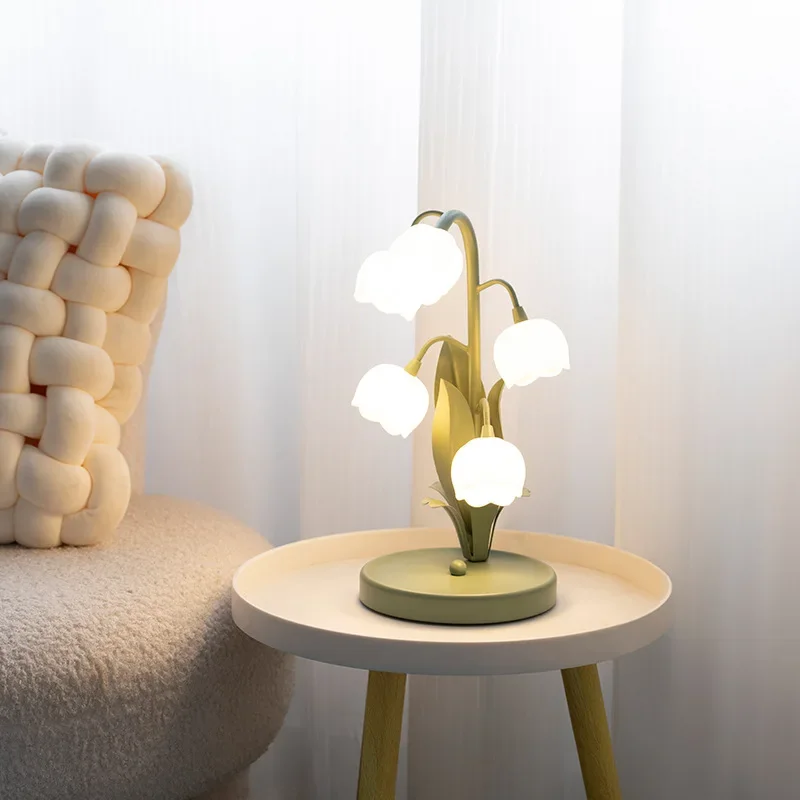 LED ดอกไม้โคมไฟตั้งโต๊ะตกแต่งโคมไฟตั้งโต๊ะการออกแบบสร้างสรรค์ Art Decor 3 สีแสงแนวนอนสําหรับห้องนอนห้องนั่งเล่น Study