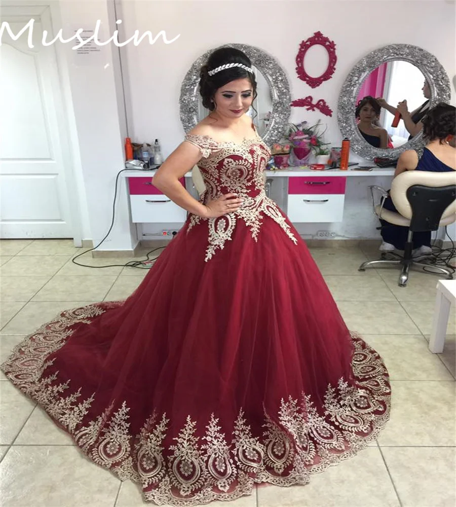 Abito da sposa Vintage vino bordeaux con applicazioni spalle scoperte una linea Tulle abiti da sposa da giardino 2023 Zipper Church Bride Dress