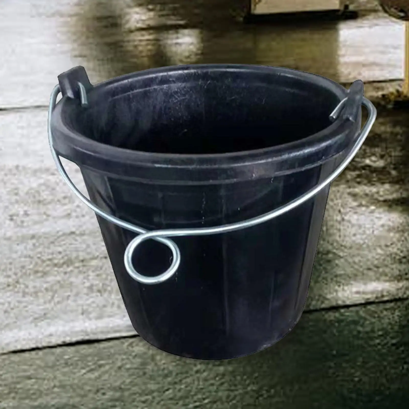 دلو تغذية مطاطي مع سطل حاوية ساحة الكلب المحمولة بمقبض للحديقة