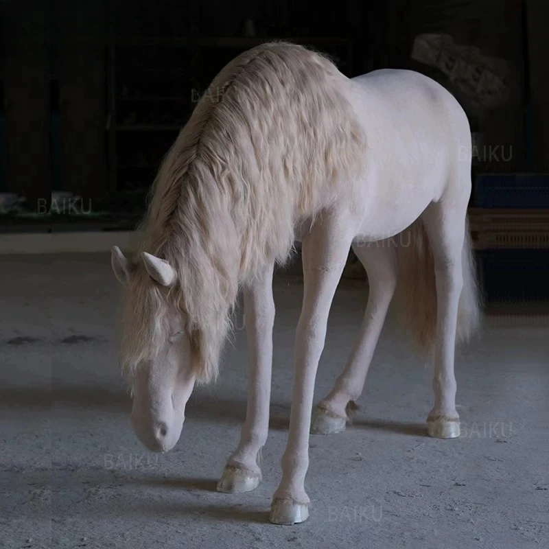 FRP simulated horse sculpture ornament imitation wool exhibition hall model room floor decoration hotel courtyard Meichen