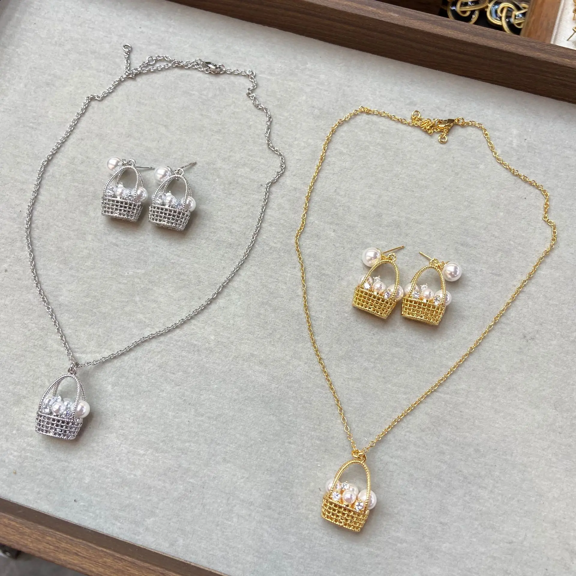 2025 Boutique & Popular Pearl Basket Women's Necklace Jewelry Set Vintage Elegant Style Necklace Earrings Jewelry Set Party Gift