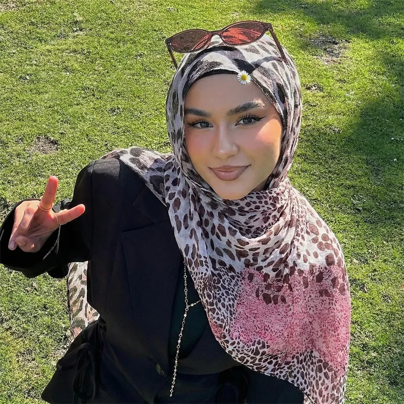 

2026 New Arrival Leopard Hijabs for Women Spring Muslim Shawls Watercolour Print Scarves Beach Sun Protection Headscarf Summer